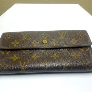 Louis Vuitton Brown and Gold Monogram Key Holder